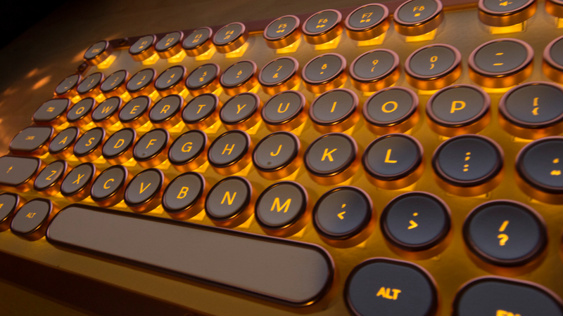 Illustration for article titled Azio Retro Classic Keyboard Review: The New Vintage